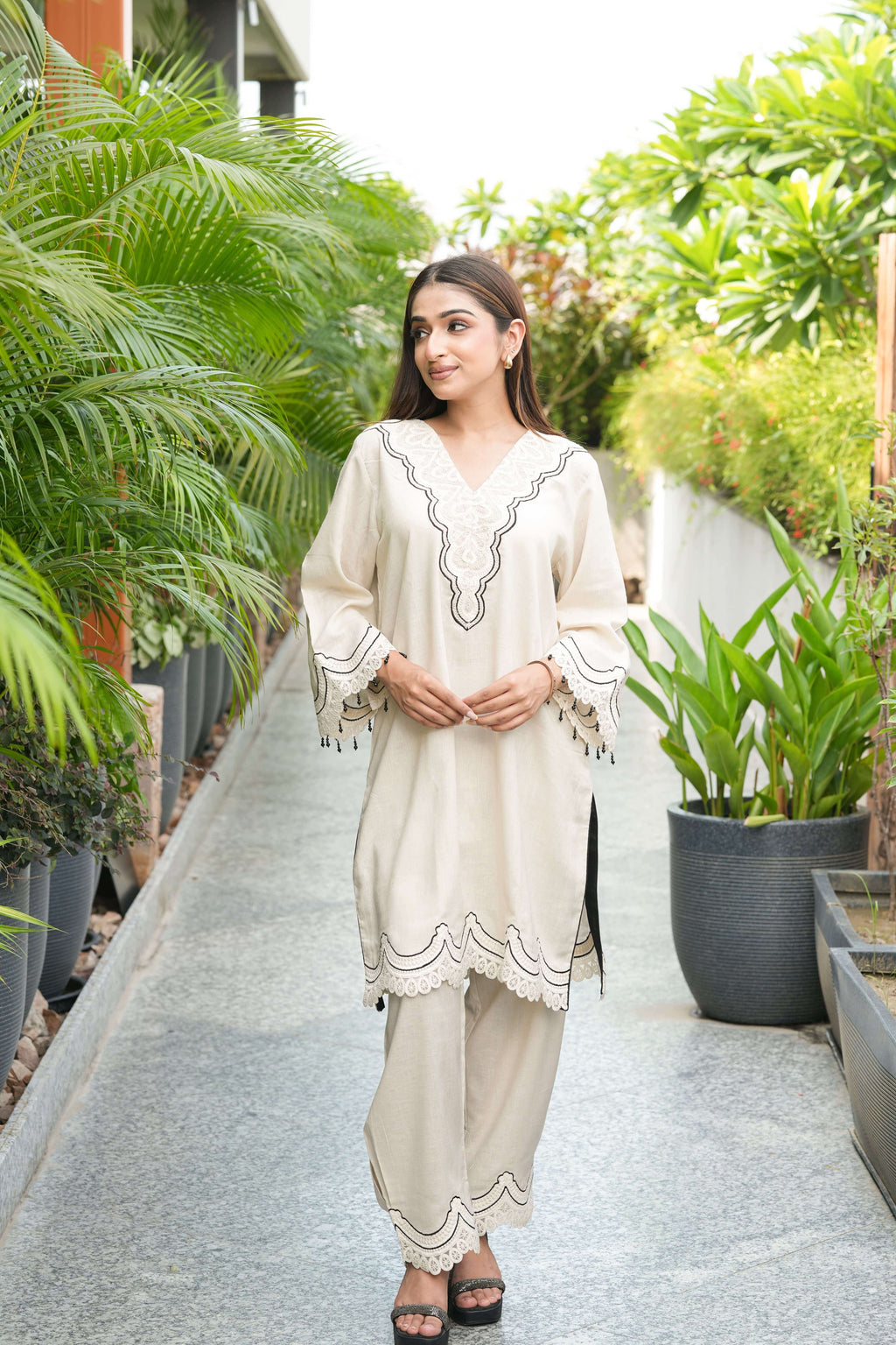 Ivory Lace Scallop Embroidered Suit Set